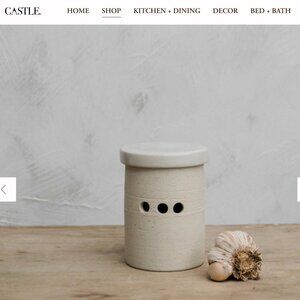 CASTLE. Artisan Ceramic Garlic Keeper – Sand